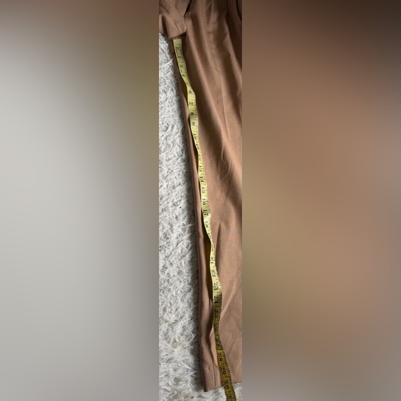 Aritzia The Effortless Pant™ - (Re)ssential - Picture 8 of 11